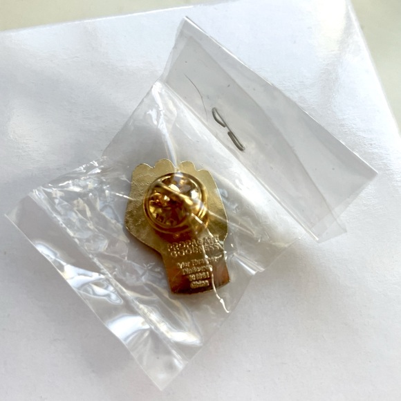 NWT Propagate Goodness Green Hand Pin - Picture 2 of 2